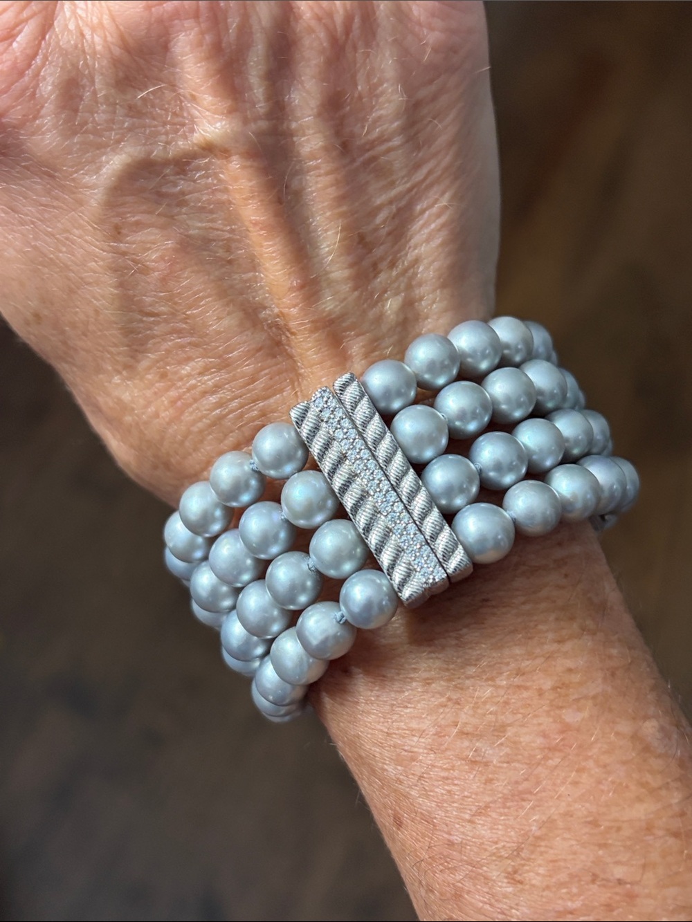 Judith Ripka 925 sterling & 4 strand gray pearl 7” bracelet